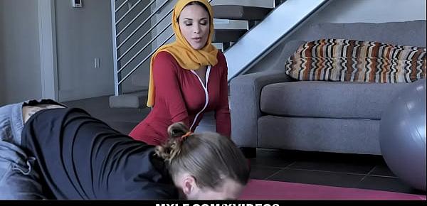  Muslim MILF Keeps Her Pussy Tight- Anissa Kate